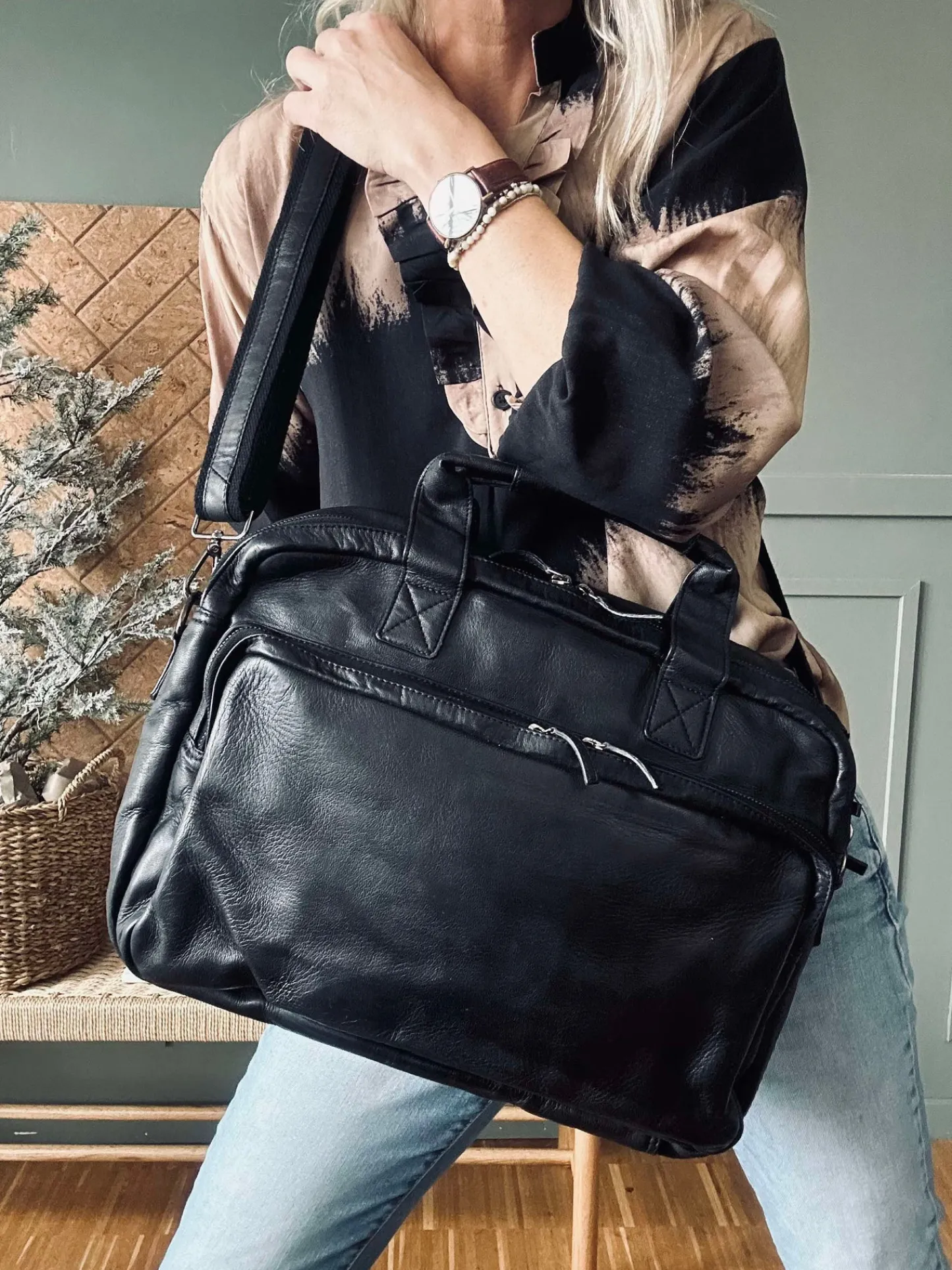 VIAMAJA Arbejdstaske - Black Cow leather Online
