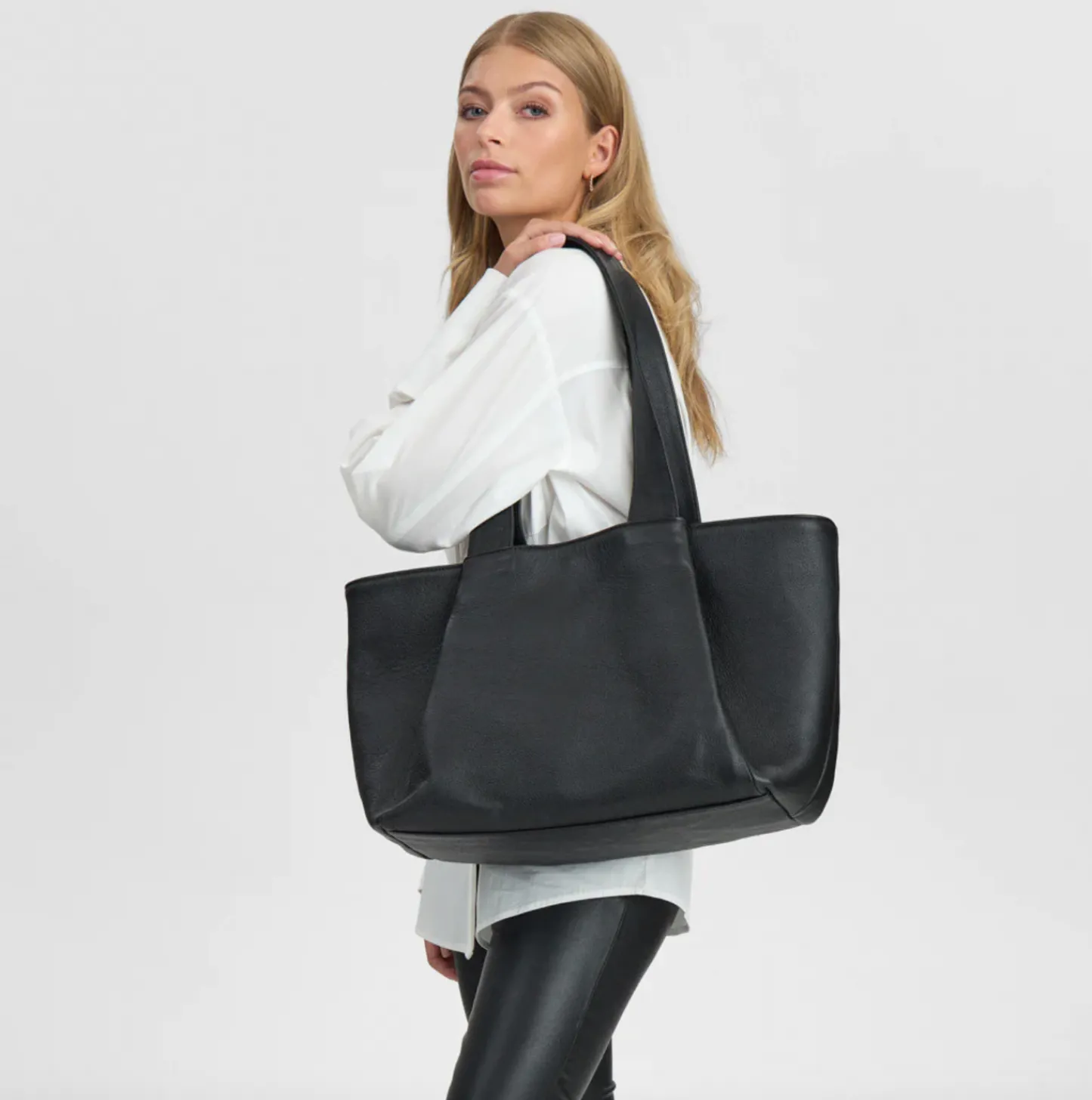 VIAMAJA Arbejdstaske Regina black Best