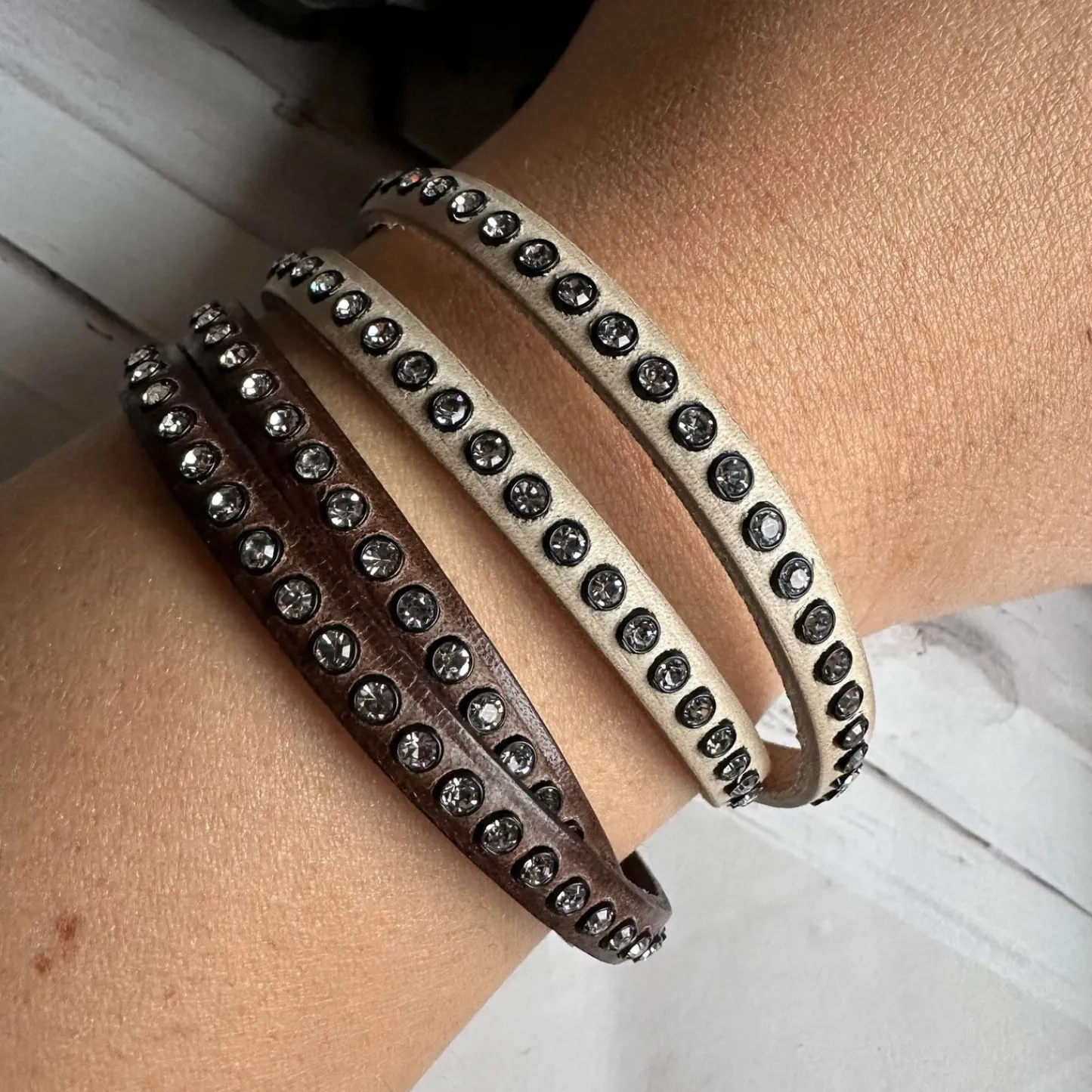 VIAMAJA Armbånd Beige m. Swarowski sten Online