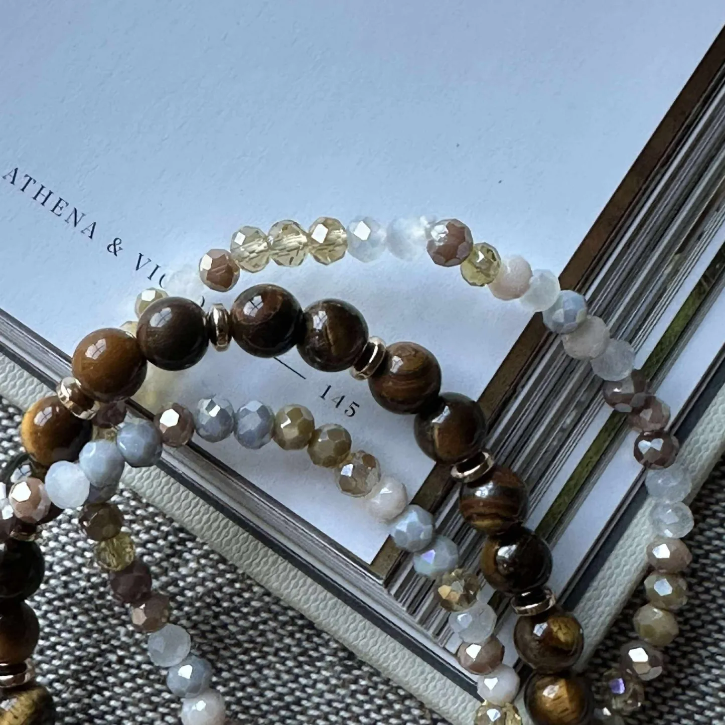 VIAMAJA Armbånd Luna Tiger Eye – Sæt med 3 stk