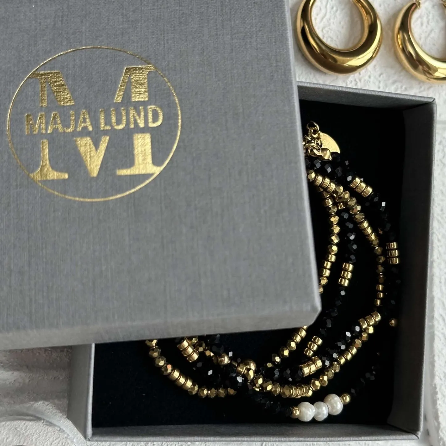 VIAMAJA Armbånd MICHELLE Black / Pearl - 5 stk New