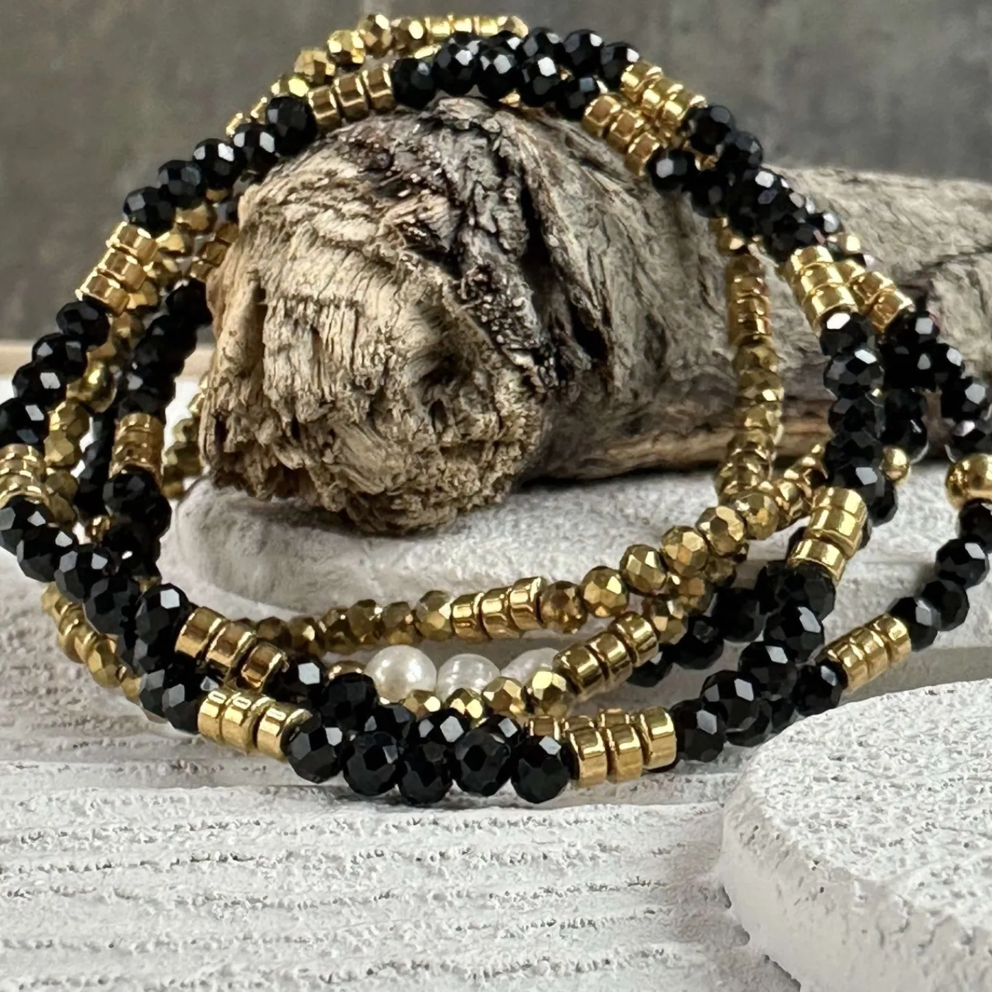 VIAMAJA Armbånd MICHELLE Black / Pearl - 5 stk New