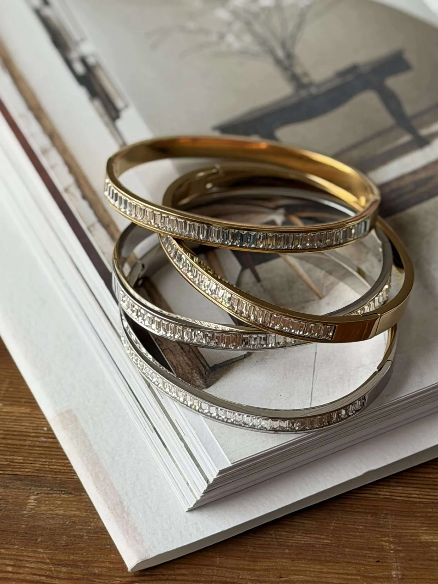 VIAMAJA Armring FILUCA - rustfit stål - CZ Outlet