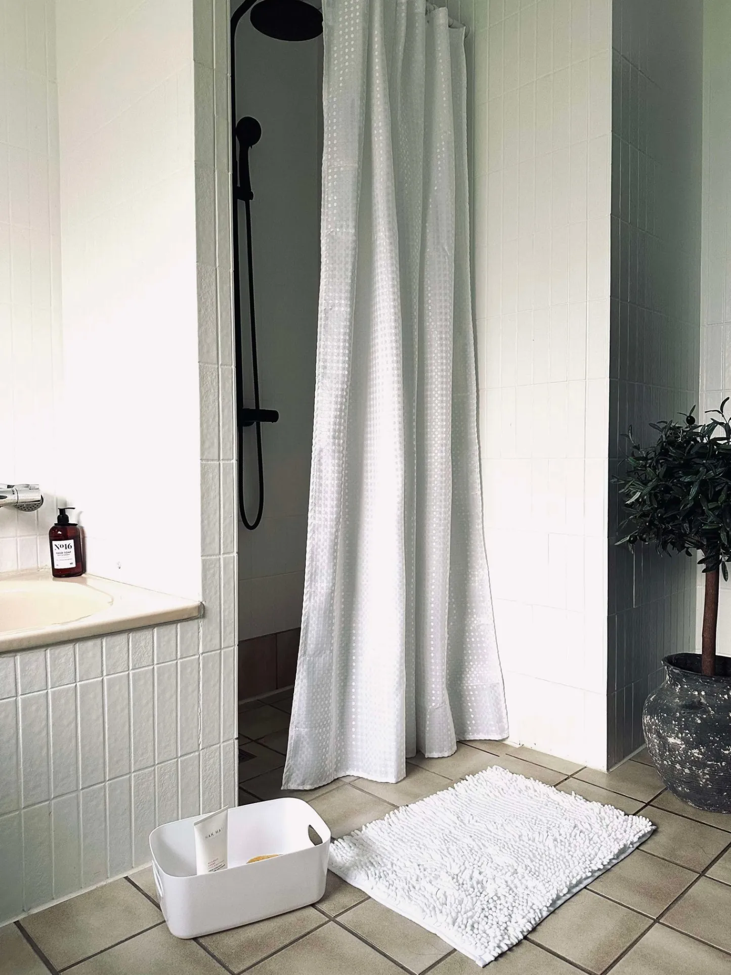 VIAMAJA Badeværelsessæt: Badeforhæng & bademåtte / Hvid New