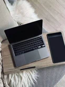 VIAMAJA Bakkebord til laptop og telefon