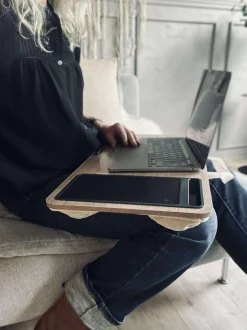 VIAMAJA Bakkebord til laptop og telefon