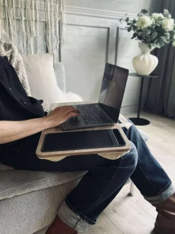 VIAMAJA Bakkebord til laptop og telefon