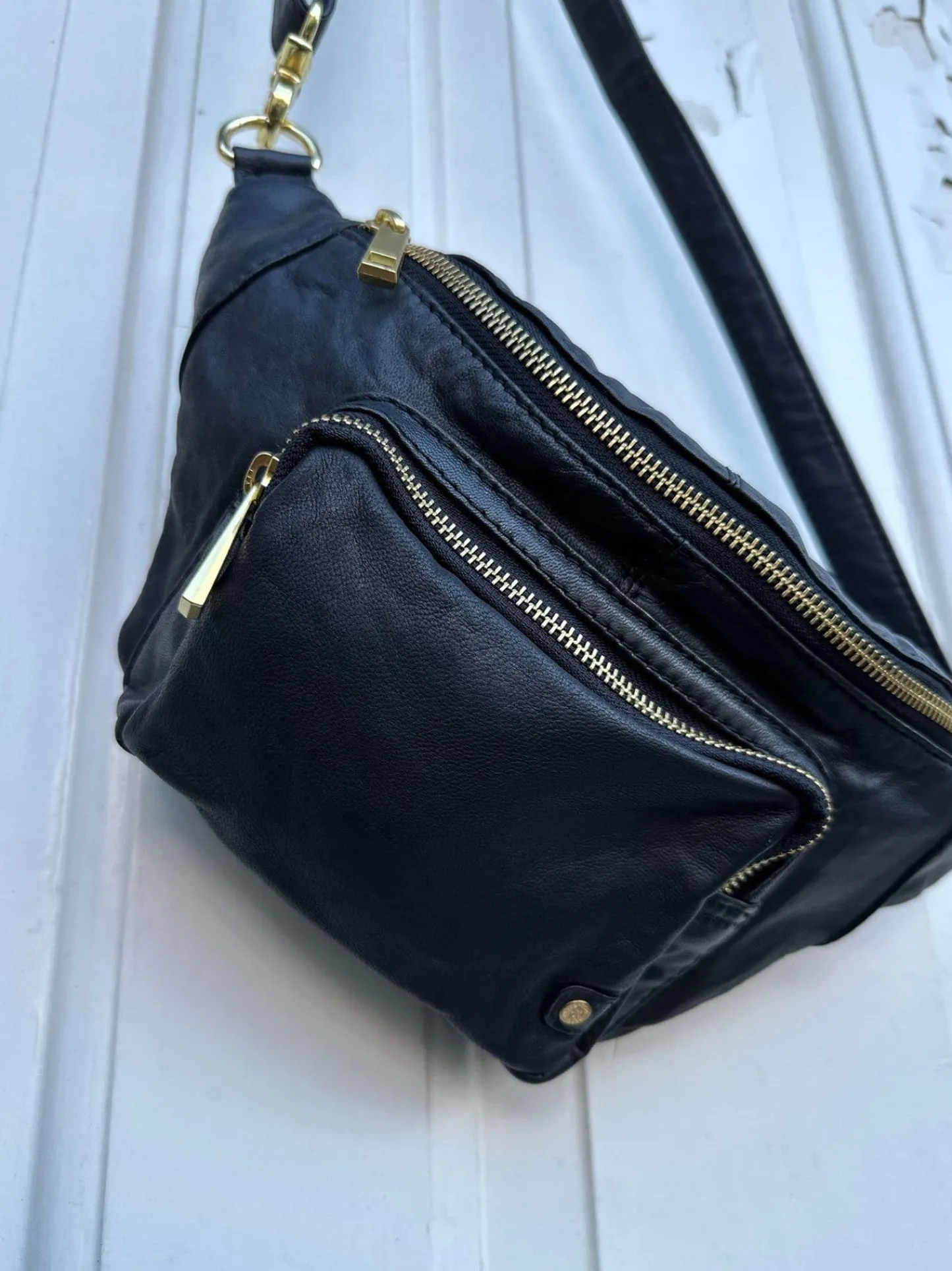 VIAMAJA Bæltetaske CLASSY - Black / Gold Outlet