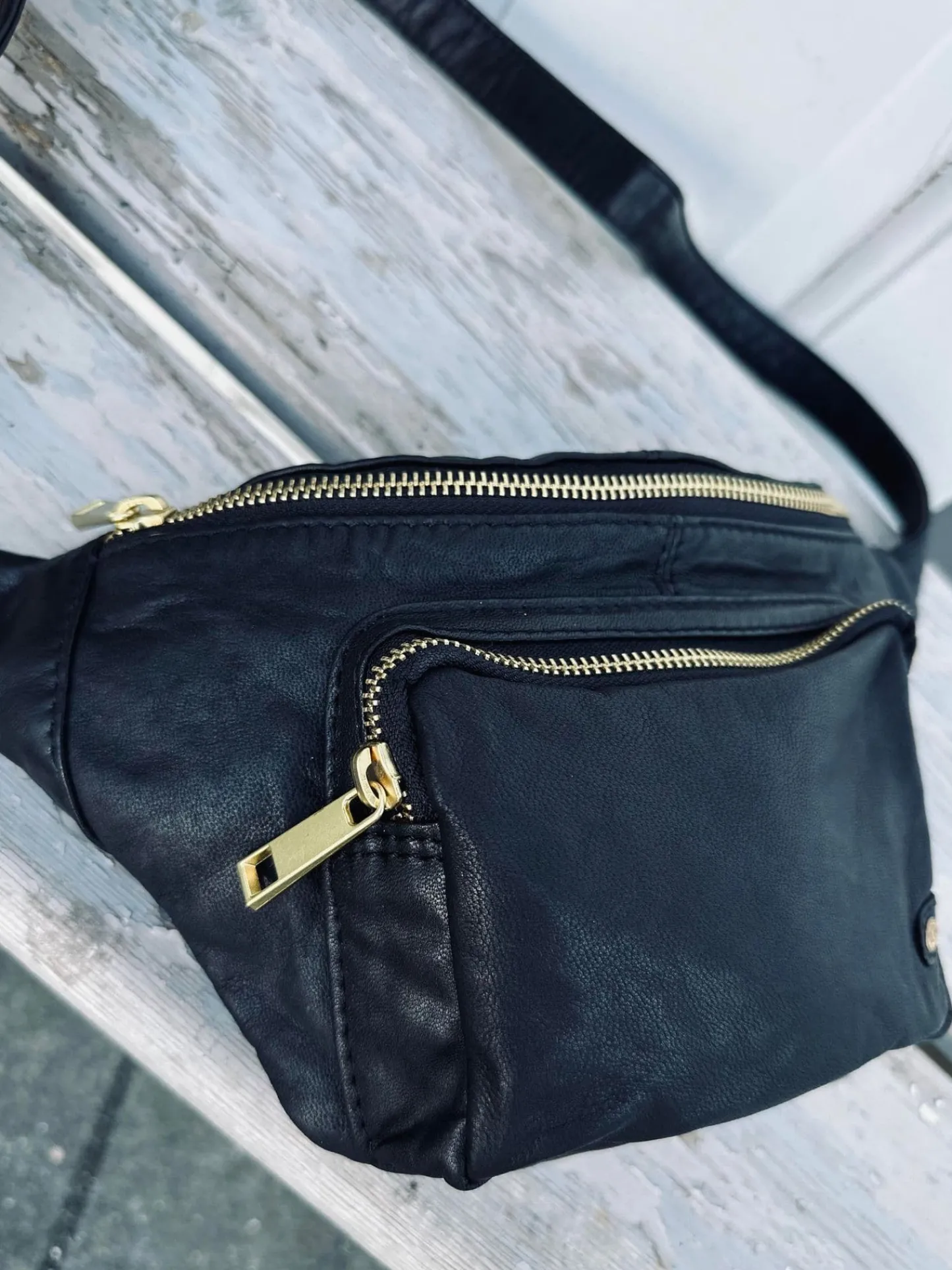VIAMAJA Bæltetaske CLASSY - Black / Gold Outlet