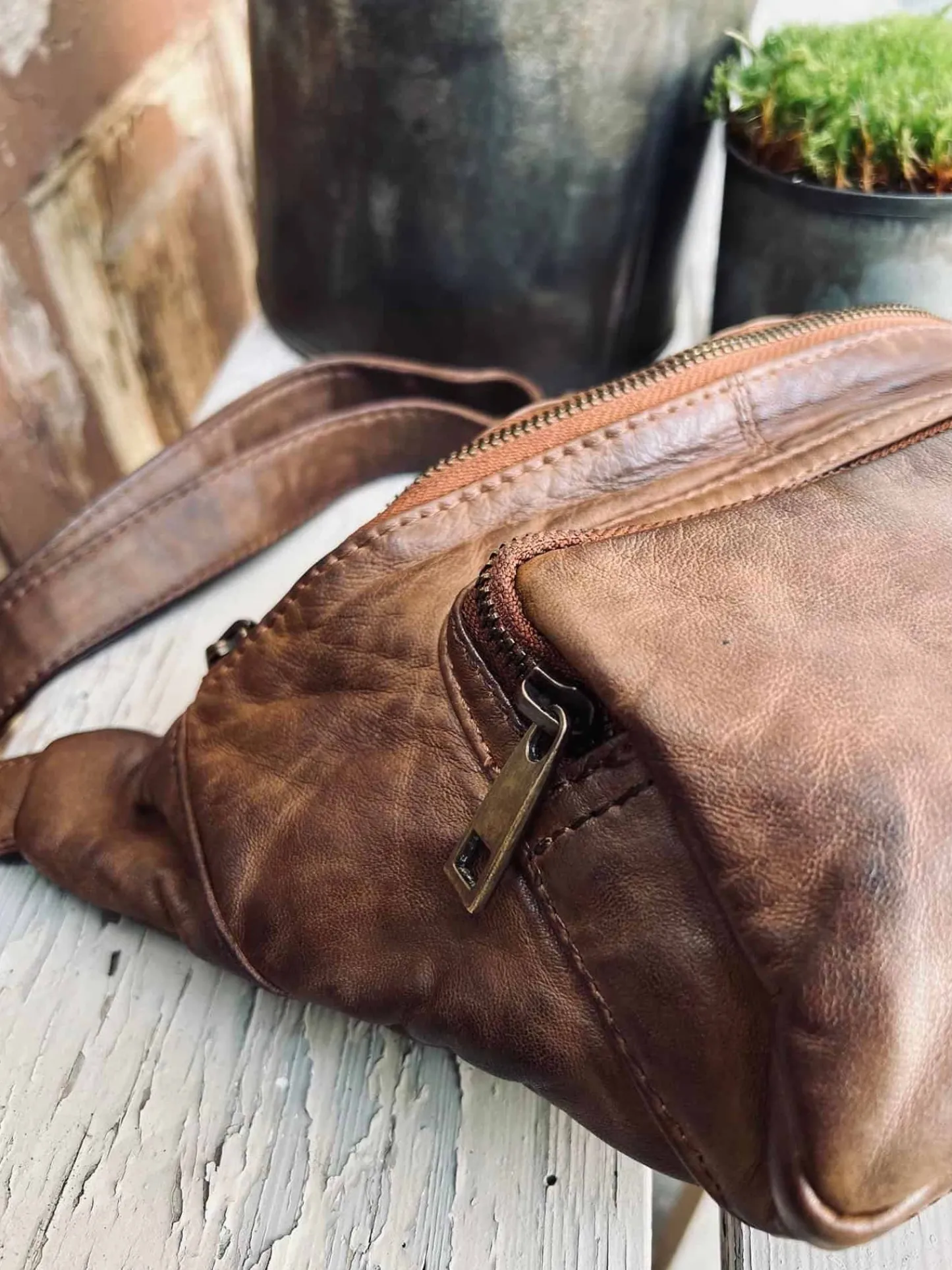 VIAMAJA Bæltetaske CLASSY - Chesterfield Hot