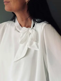 VIAMAJA Bluse m. Sløjfe - White Clearance