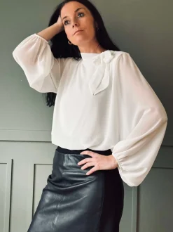 VIAMAJA Bluse m. Sløjfe - White Clearance