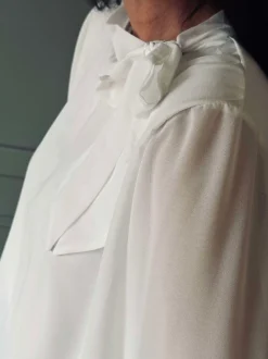 VIAMAJA Bluse m. Sløjfe - White Clearance