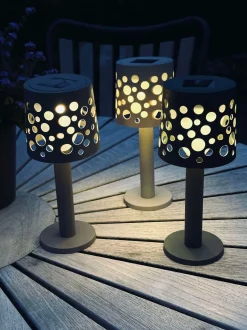 VIAMAJA Bordlampe med solceller - Mørk beige Discount