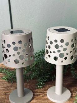 VIAMAJA Bordlampe med solceller - Mørk beige Discount