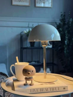 VIAMAJA Bordlampe Sand / guld Hot