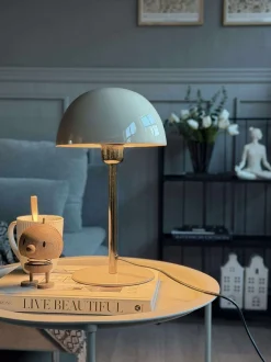 VIAMAJA Bordlampe Sand / guld Hot