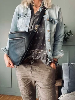 VIAMAJA Bumbag BIG Astrid - Black / Gold Discount