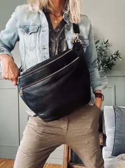 VIAMAJA Bumbag BIG Astrid - Black / Gold Discount
