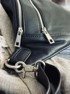 VIAMAJA Bumbag BIG Astrid - Black / Silver Hot