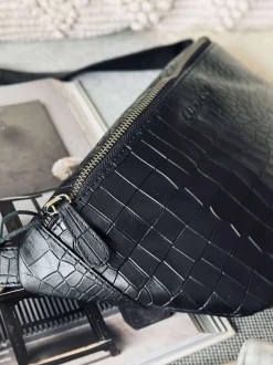 VIAMAJA Bumbag Black croco Hot