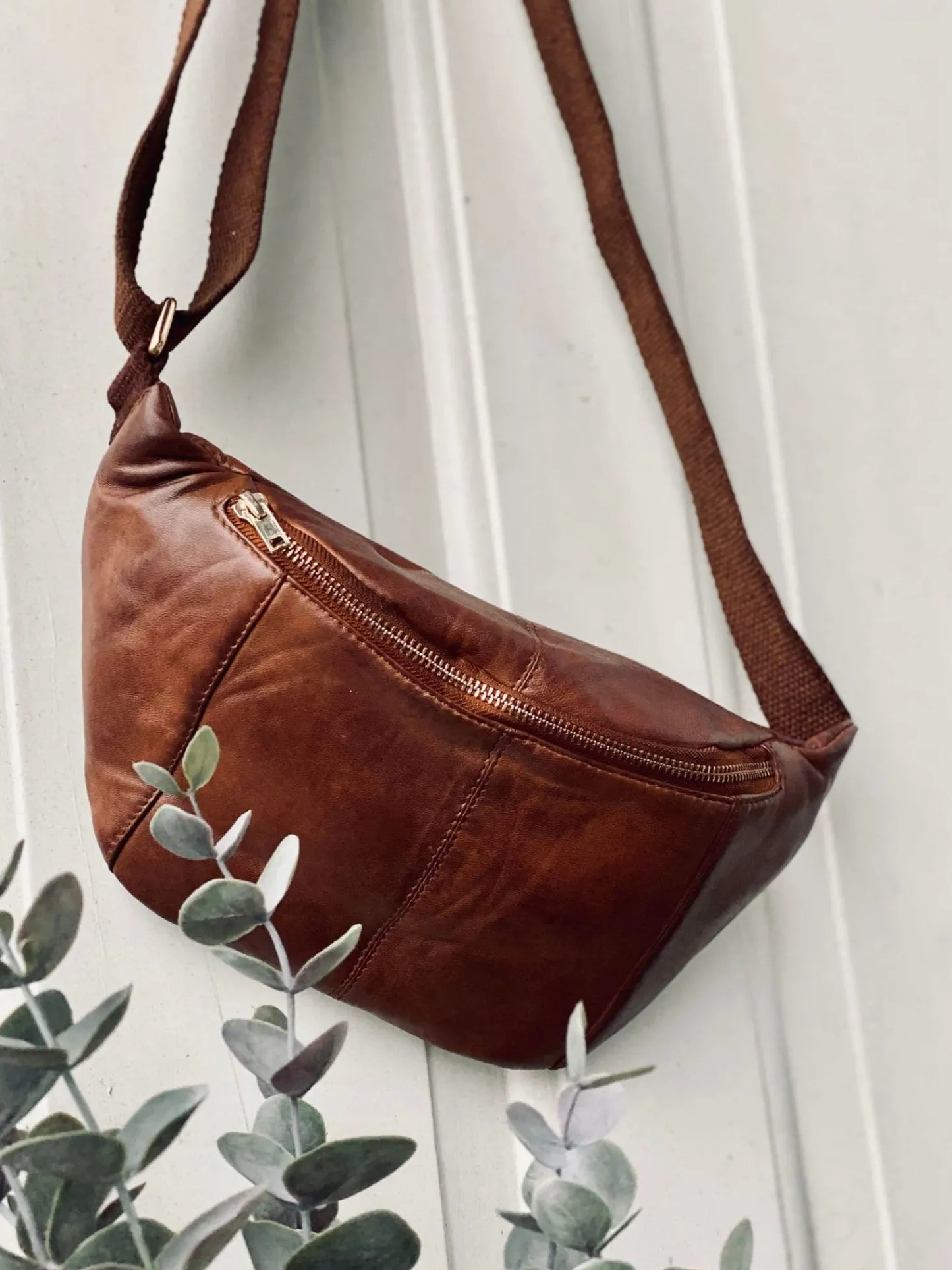 VIAMAJA Bumbag JUNE - Dark cognac