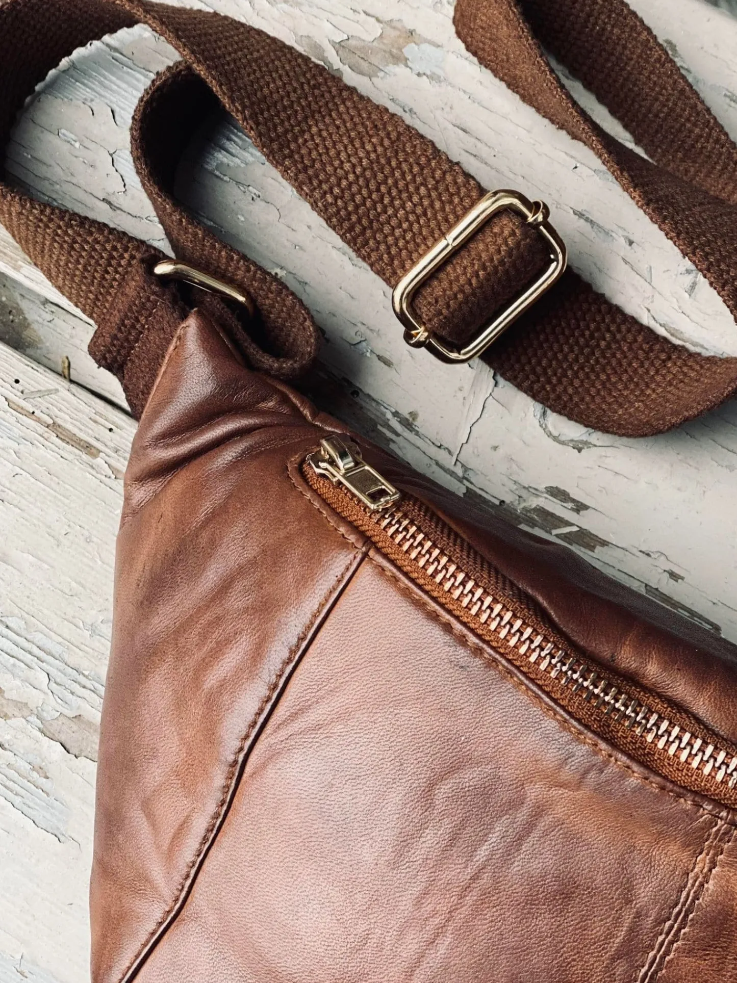 VIAMAJA Bumbag JUNE - Dark cognac