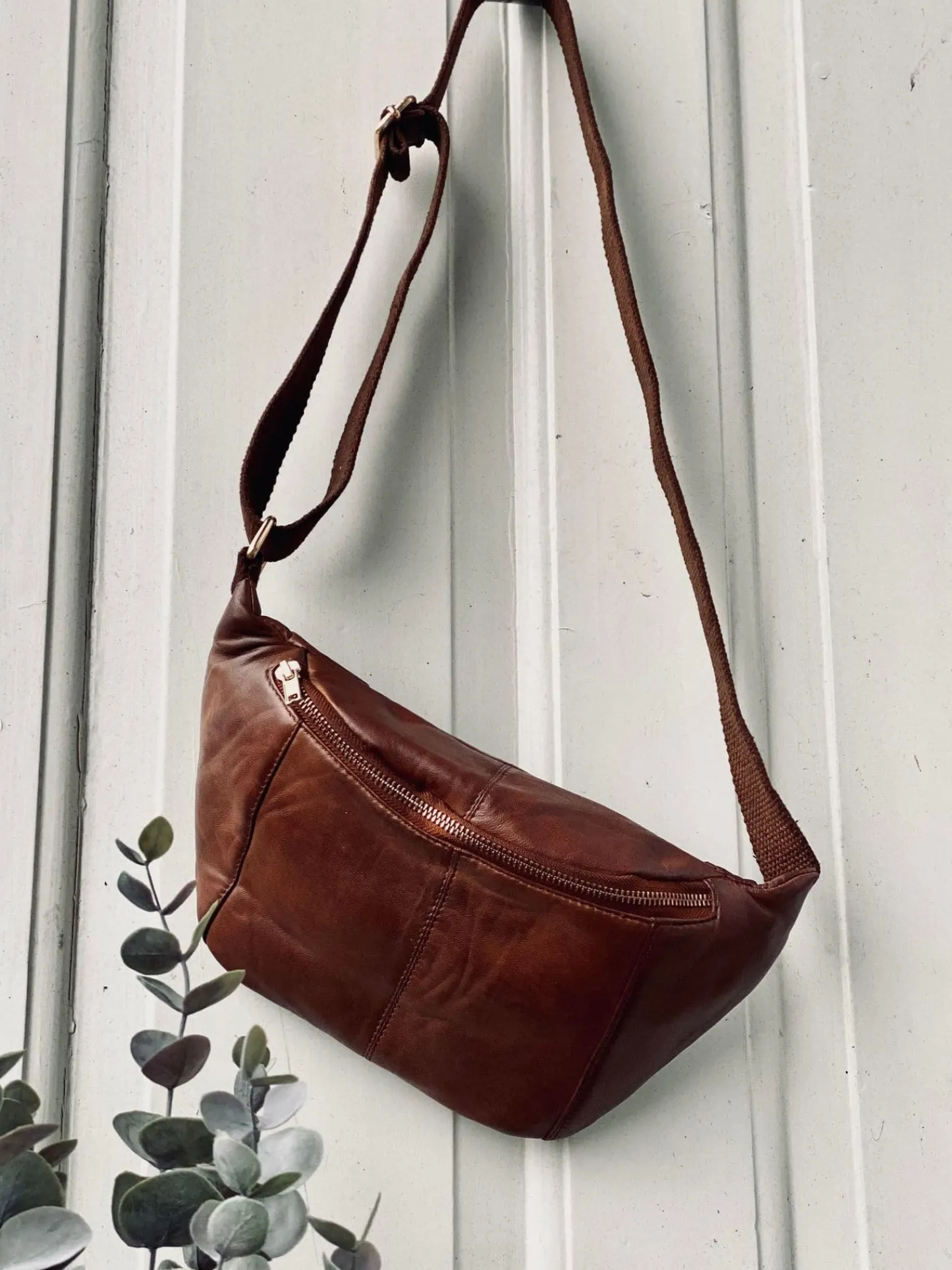 VIAMAJA Bumbag JUNE - Dark cognac