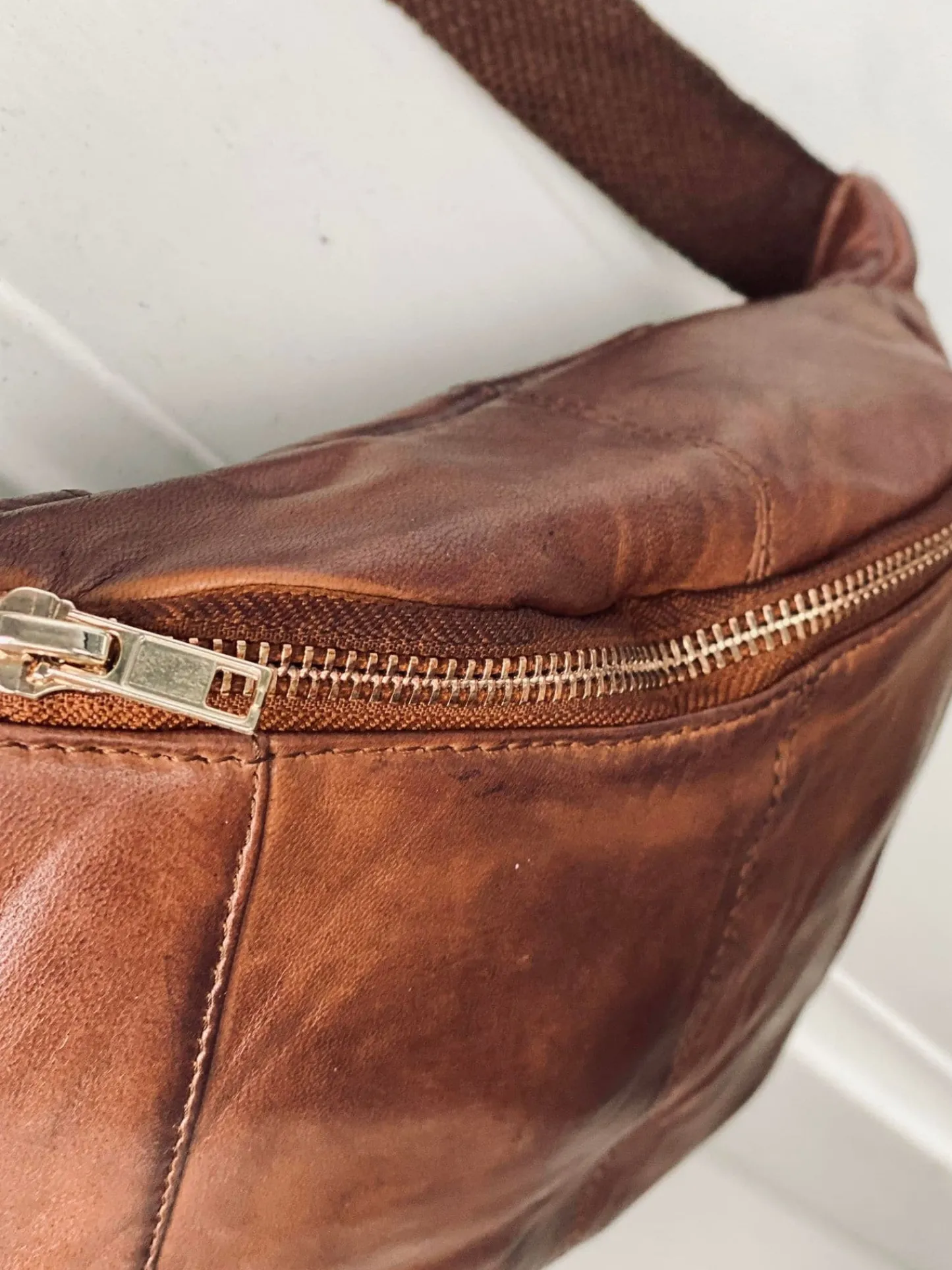 VIAMAJA Bumbag JUNE - Dark cognac