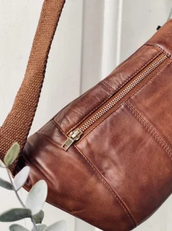 VIAMAJA Bumbag JUNE - Dark cognac