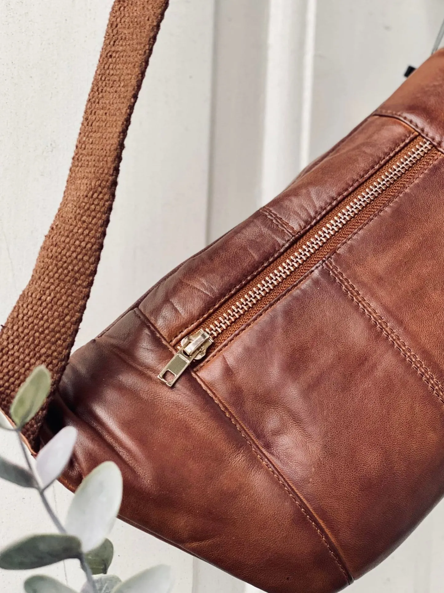 VIAMAJA Bumbag JUNE - Dark cognac