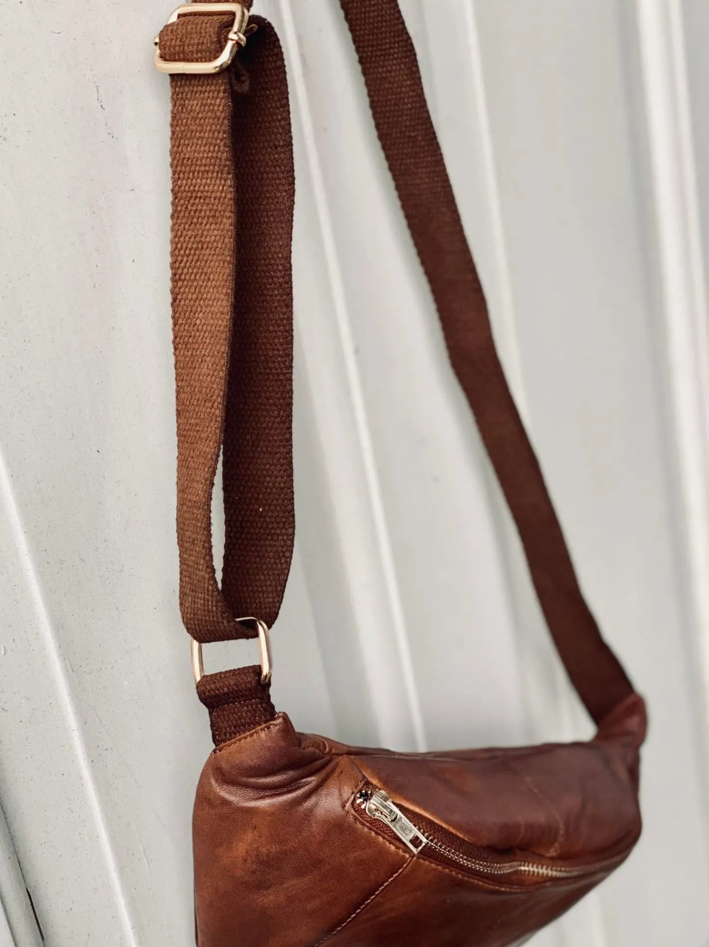 VIAMAJA Bumbag JUNE - Dark cognac