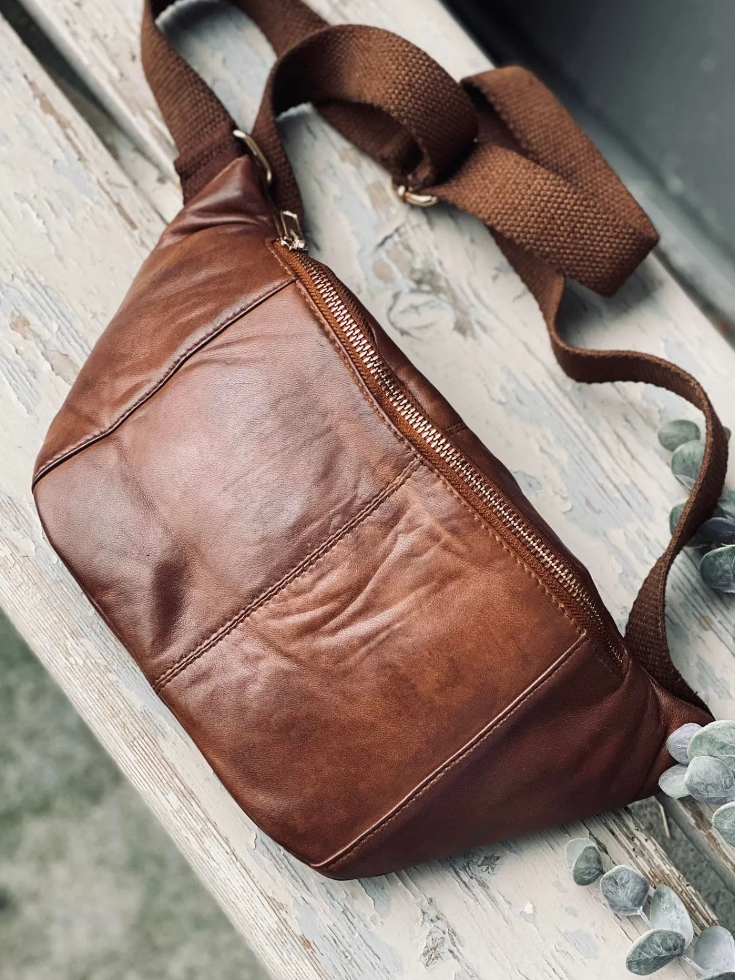 VIAMAJA Bumbag JUNE - Dark cognac