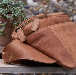 VIAMAJA Bumbag Large - Cognac Clearance