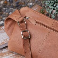 VIAMAJA Bumbag Large - Cognac Clearance