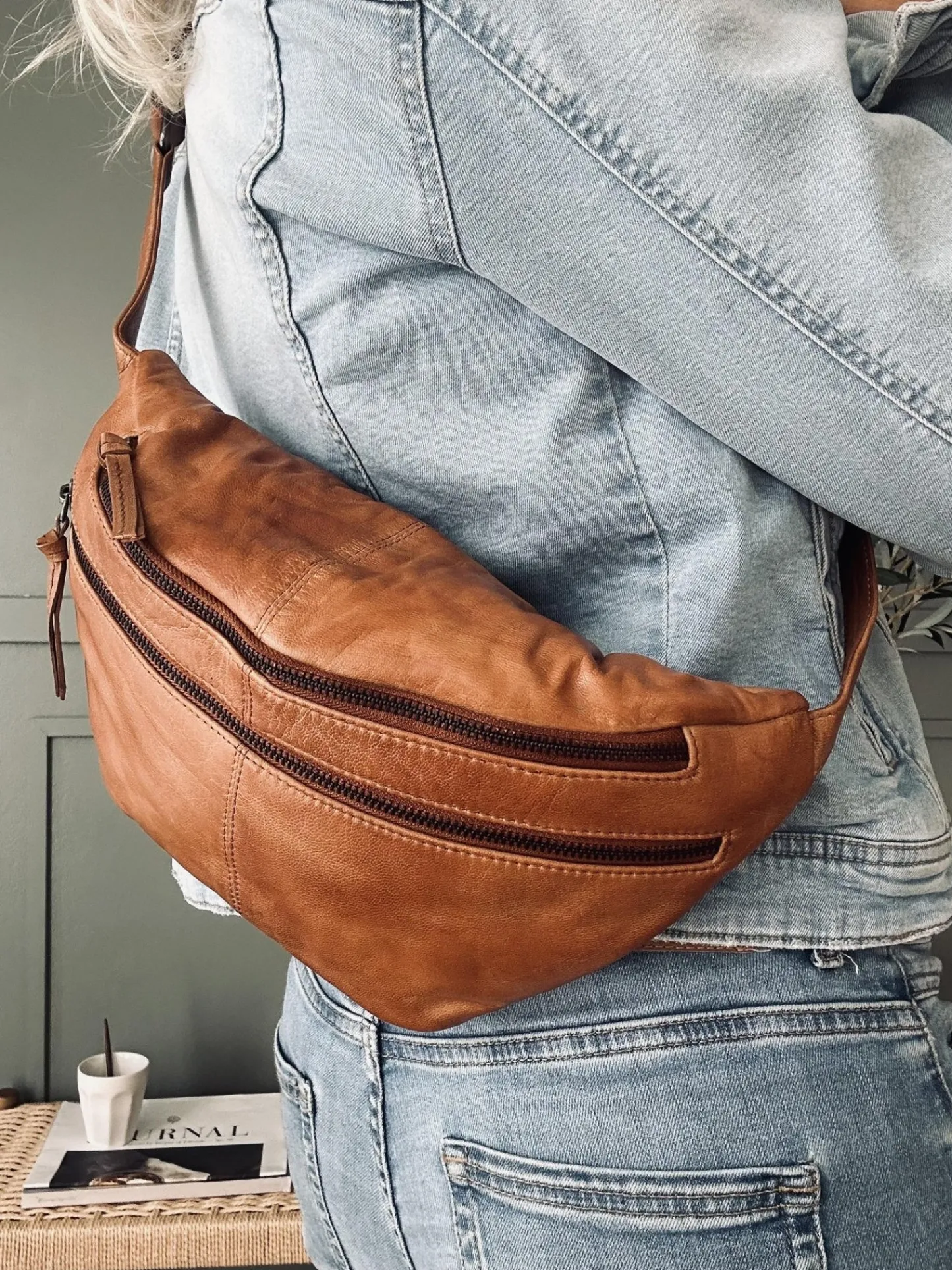 VIAMAJA Bumbag LOCK - Cognac Clearance