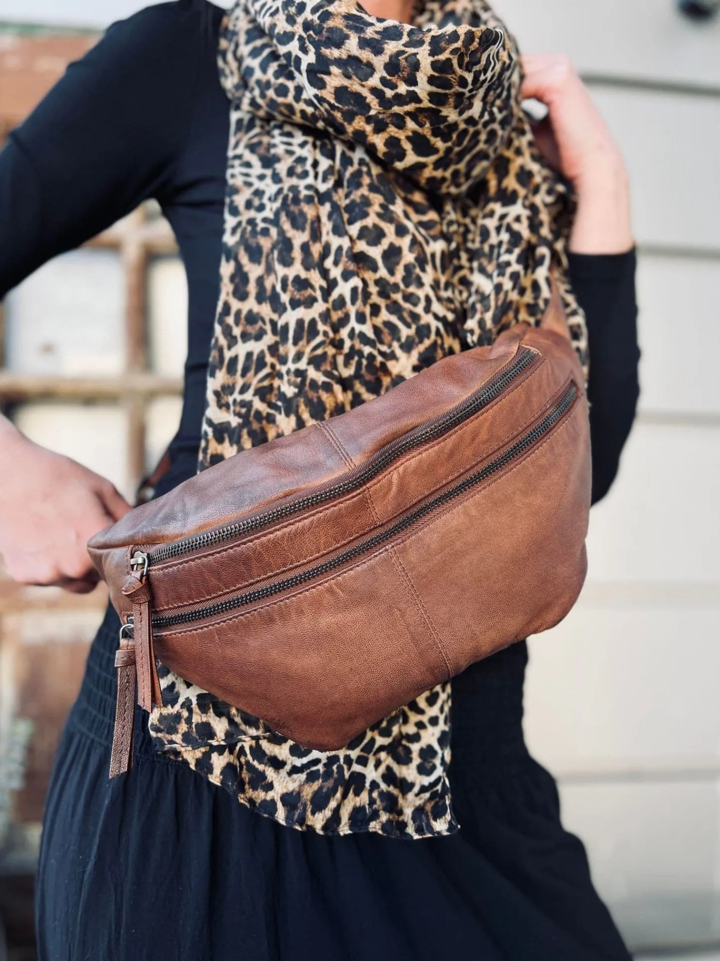 VIAMAJA Bumbag LOCK - Dark cognac Discount