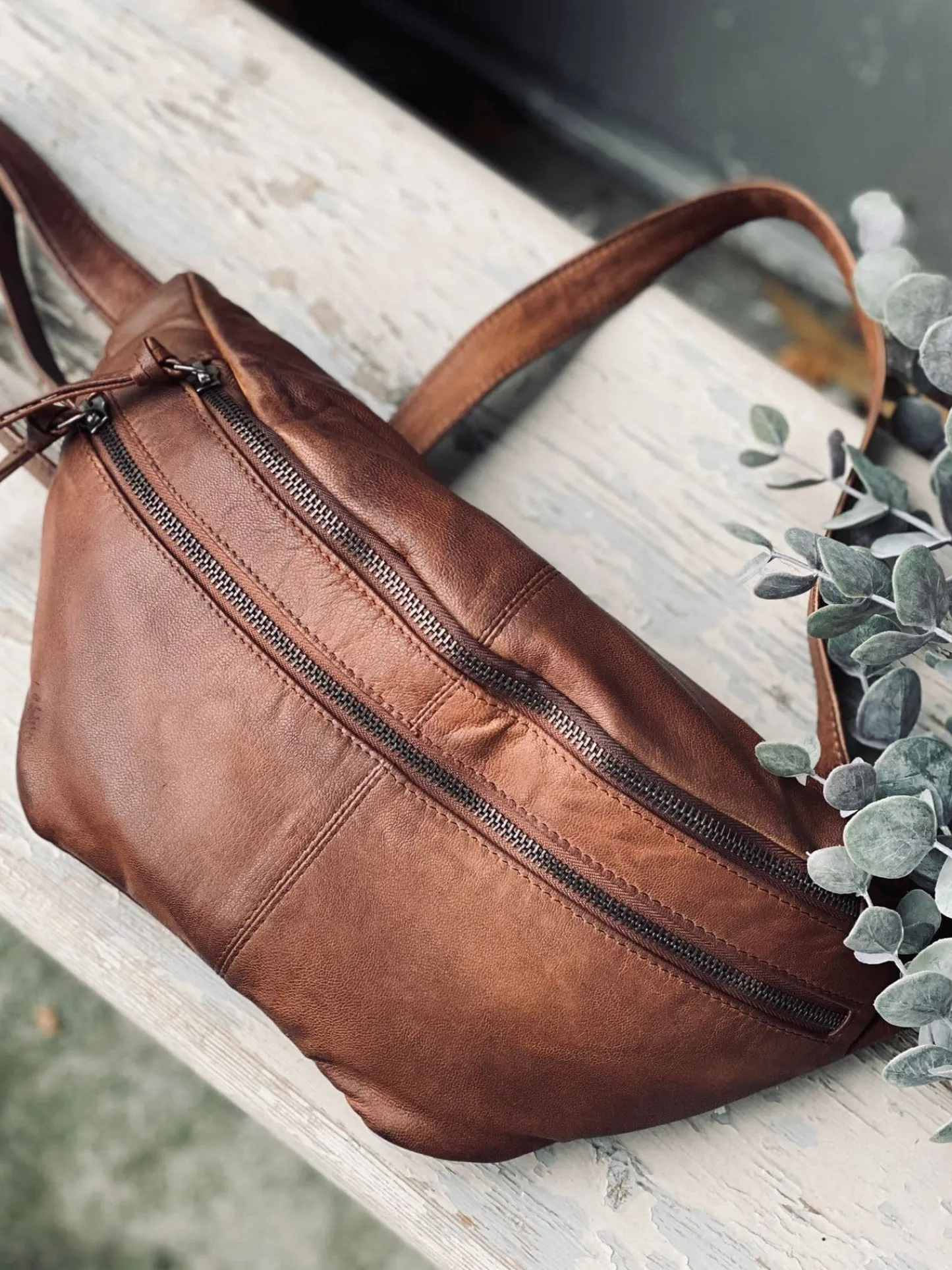 VIAMAJA Bumbag LOCK - Dark cognac Discount