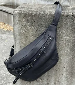 VIAMAJA Bumbag med nitter Best