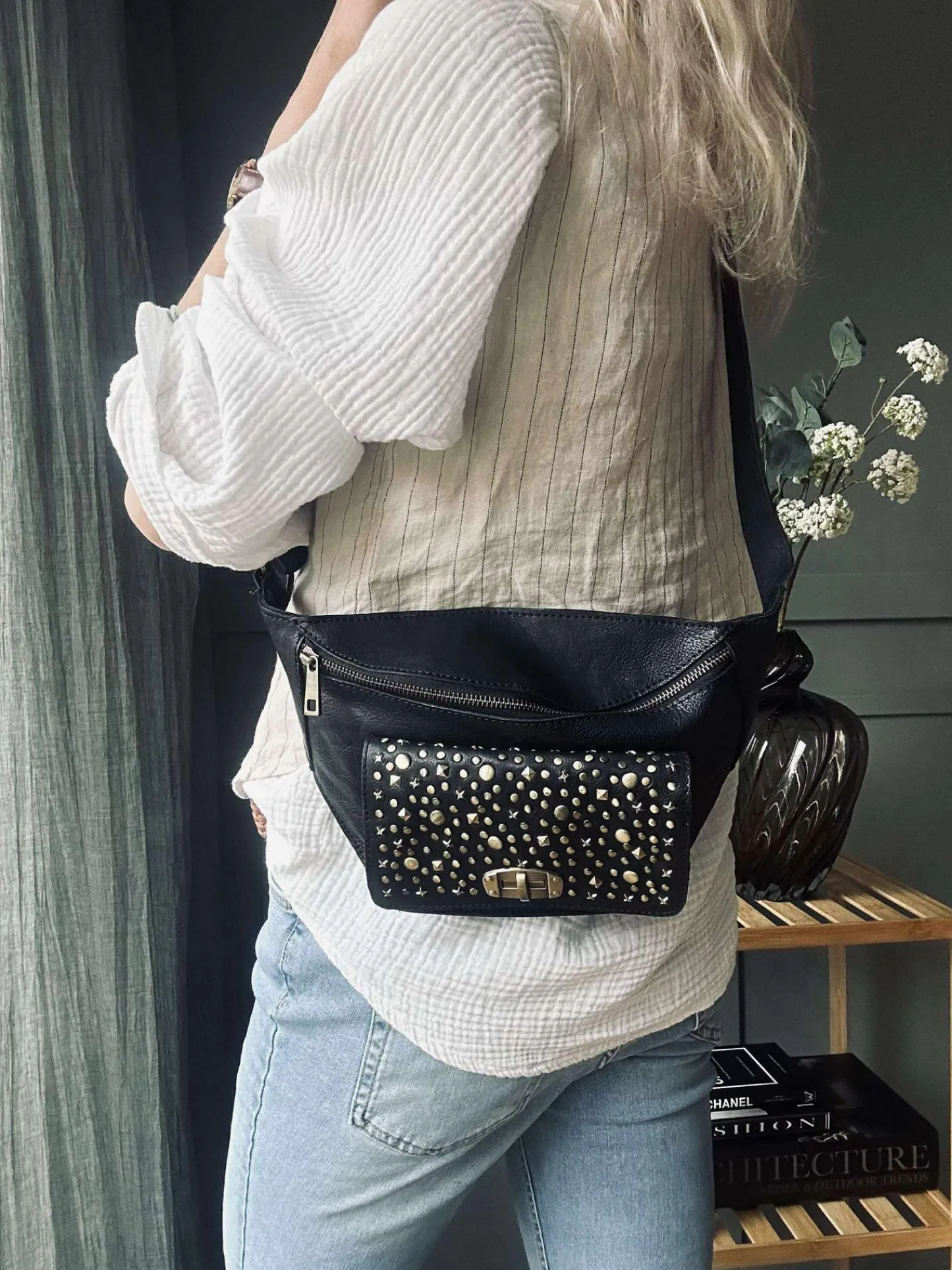 VIAMAJA Bumbag med nitter - Black Online