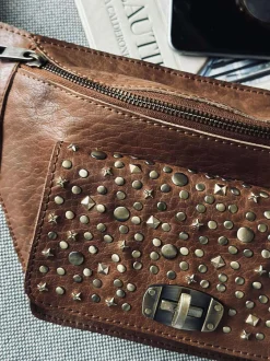 VIAMAJA Bumbag med nitter - Cognac Clearance