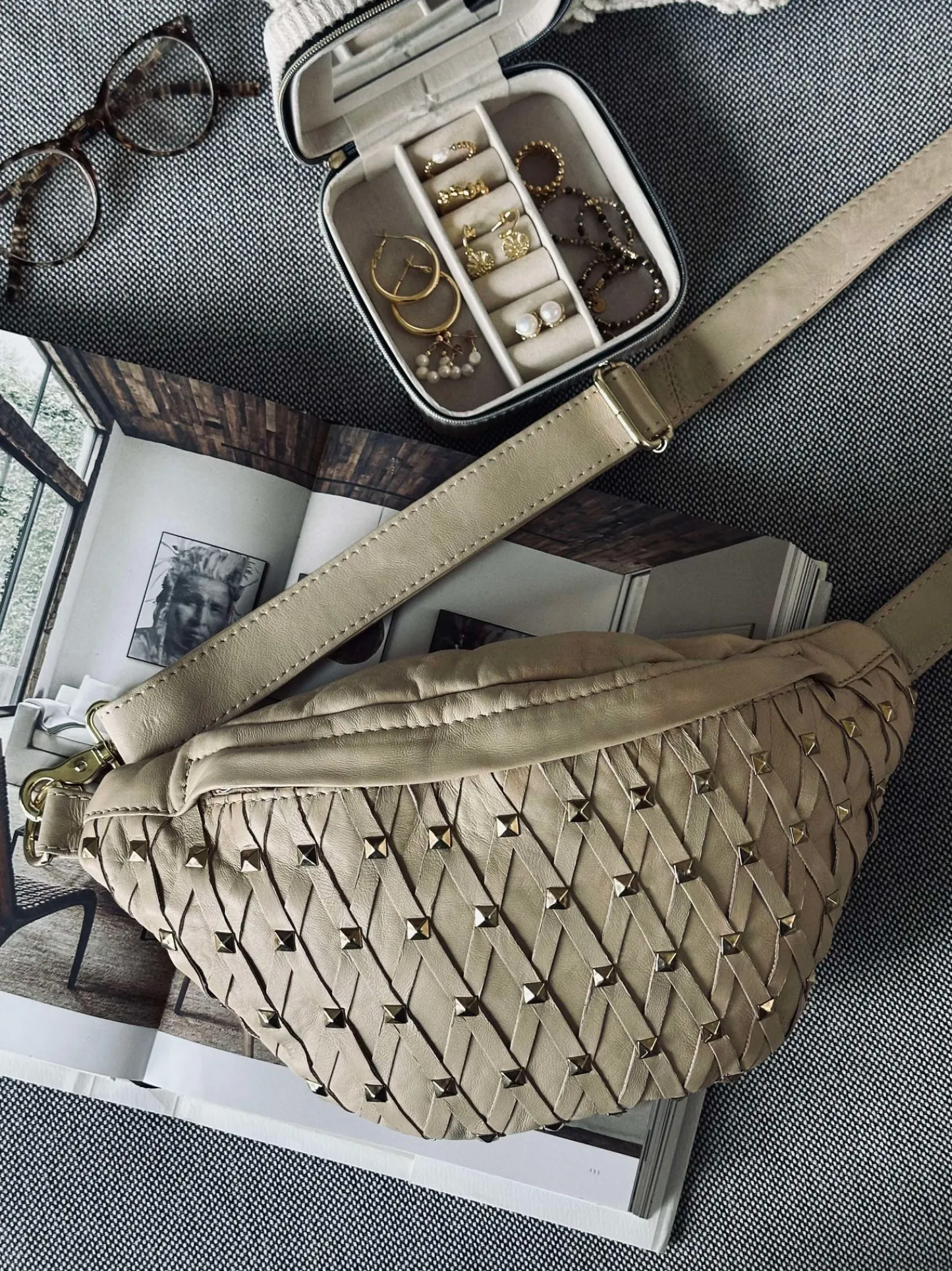 VIAMAJA Bumbag Vanila gold Sale
