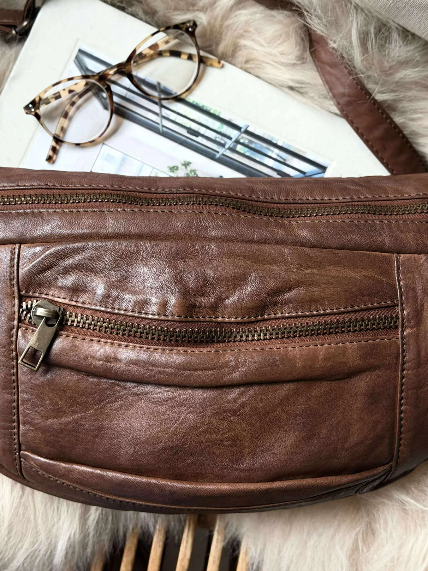 VIAMAJA Bumbag XL MIRA - Chesterfield Outlet