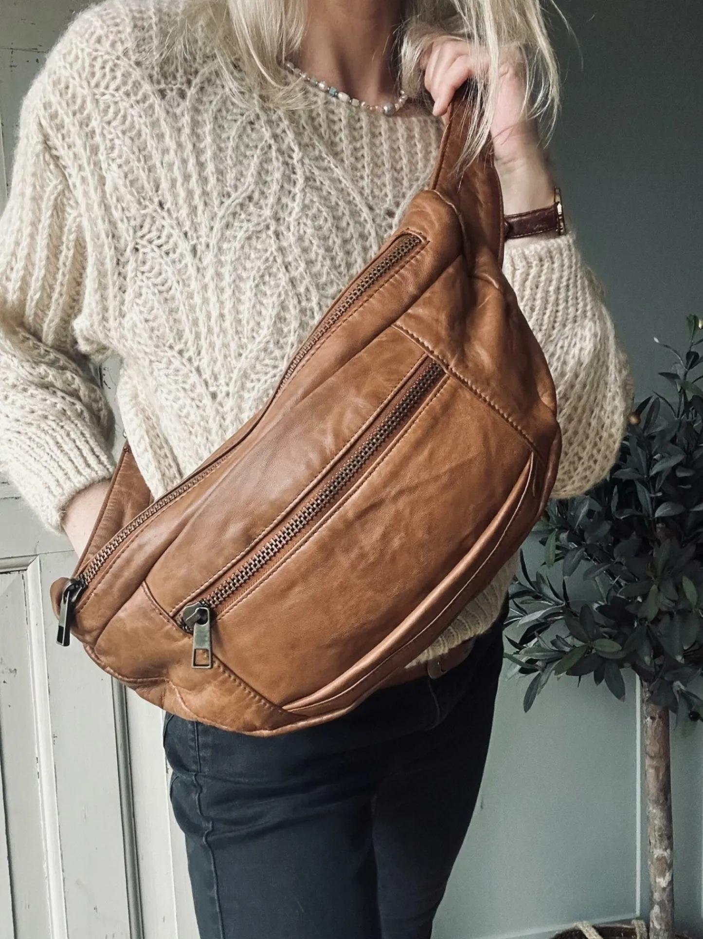 VIAMAJA Bumbag XL MIRA – Cognac Discount