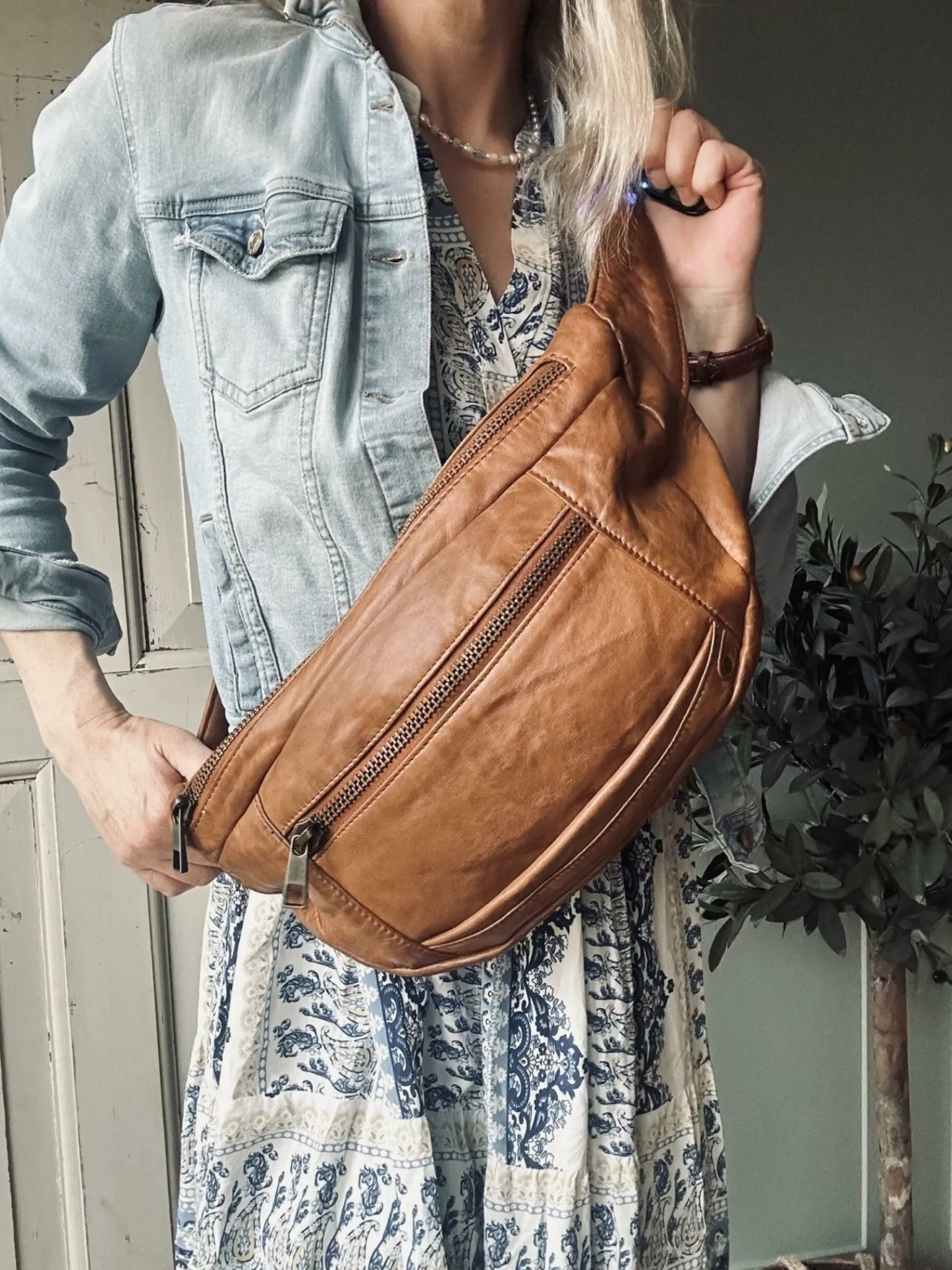 VIAMAJA Bumbag XL MIRA – Cognac Discount