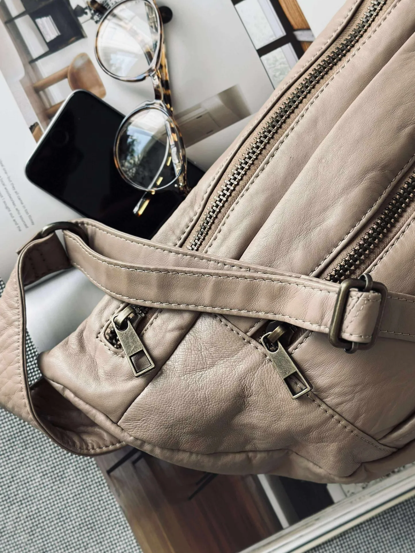 VIAMAJA Bumbag XL MIRA – Latte Hot