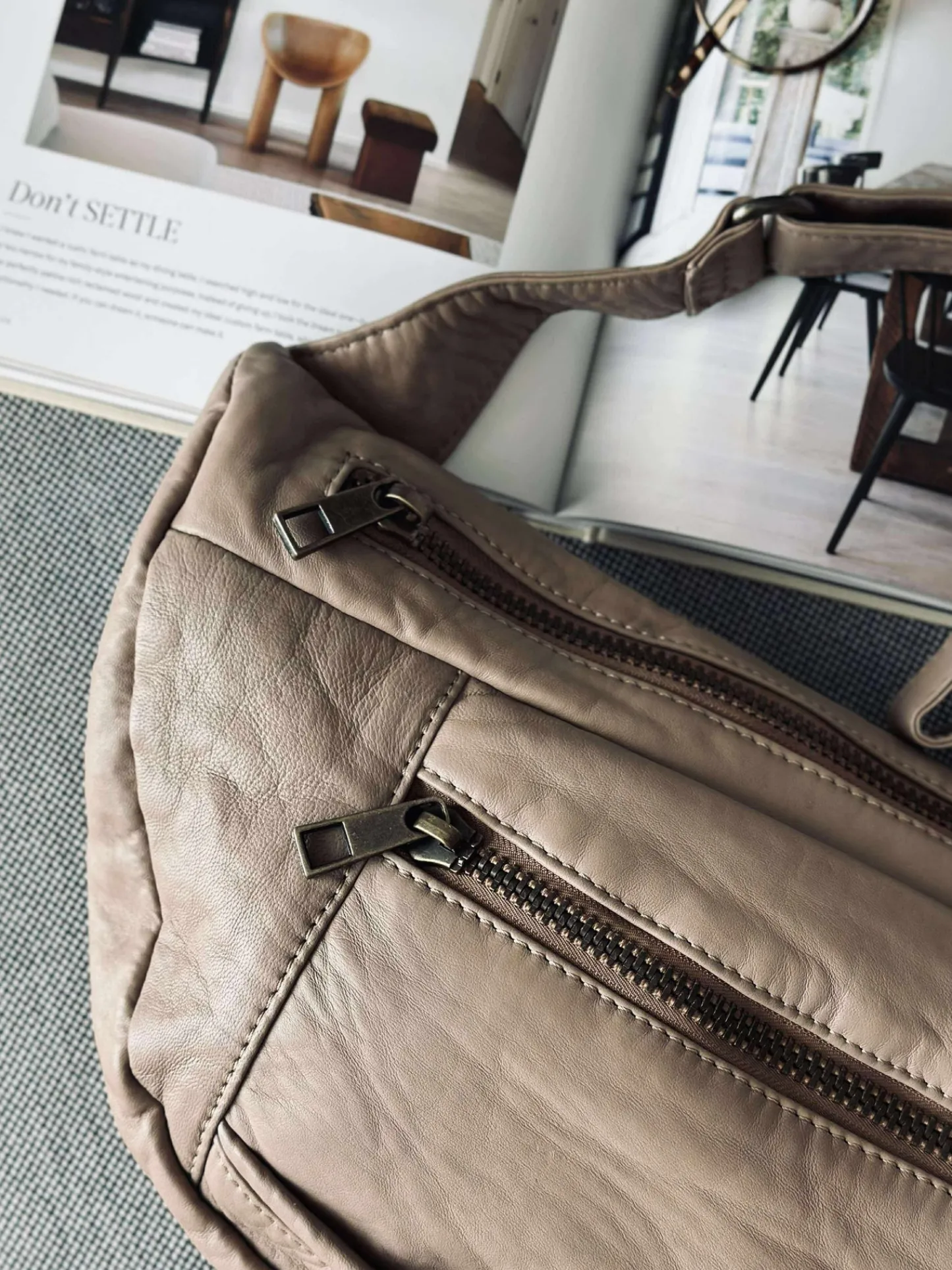 VIAMAJA Bumbag XL MIRA – Latte Hot