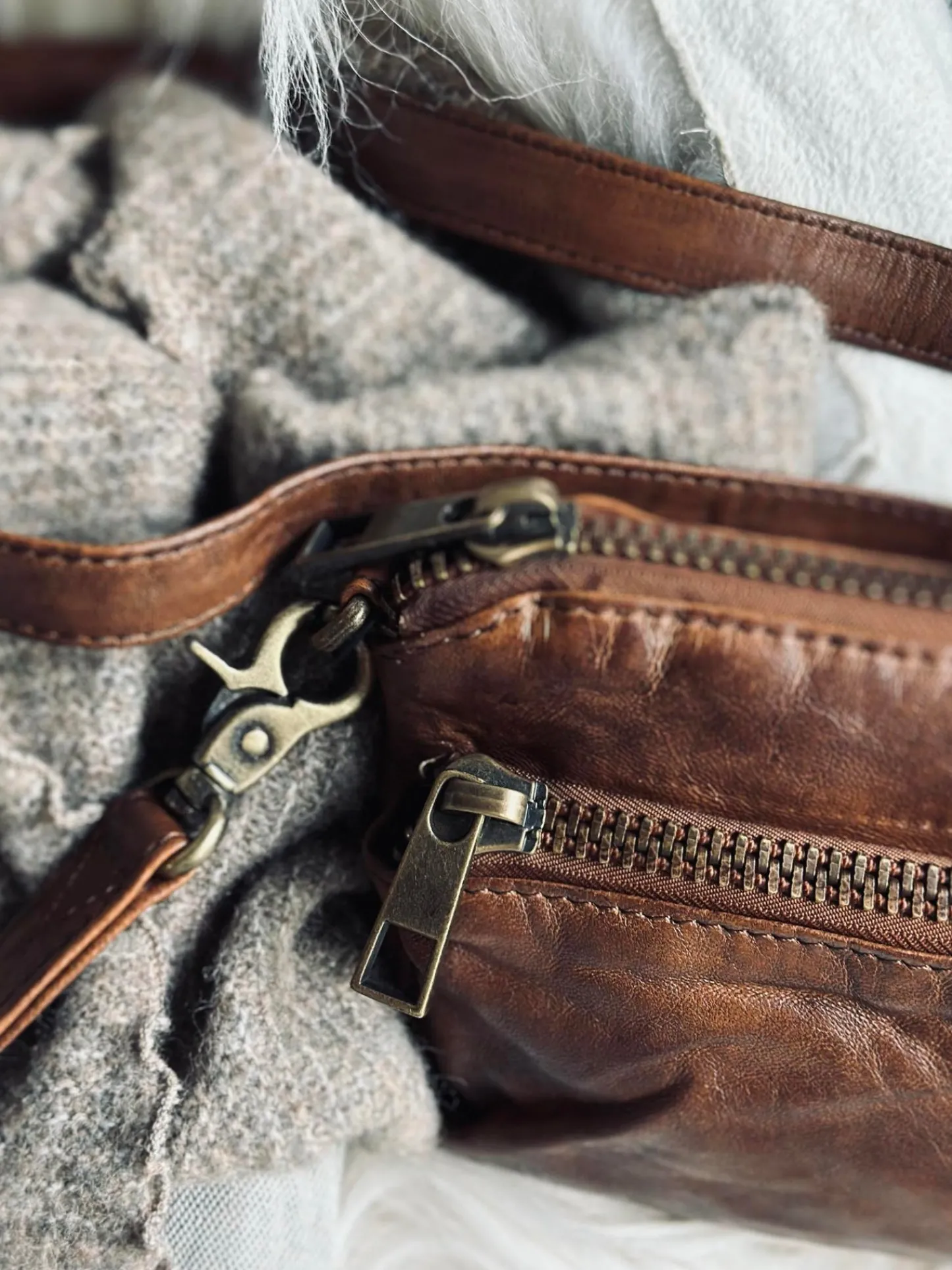 VIAMAJA Clutch / crossover - Chesterfield Sale