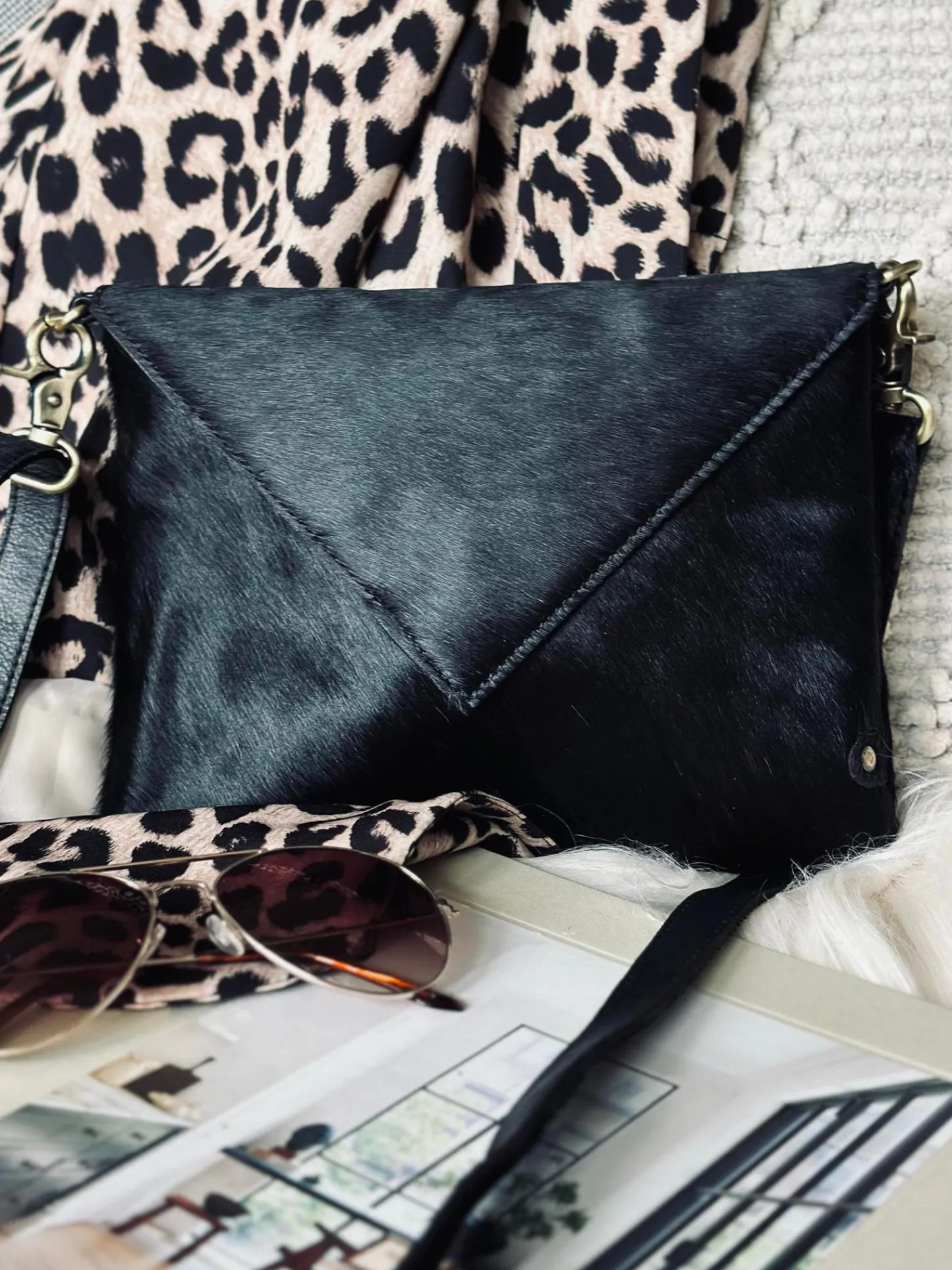 VIAMAJA Clutch - Jet Black Hot