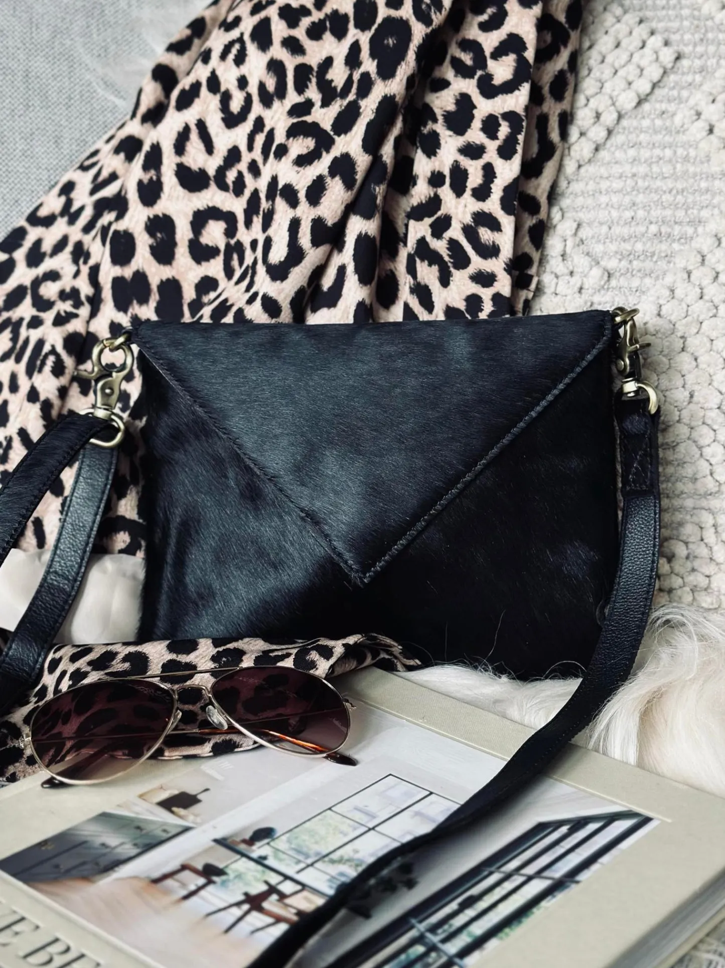 VIAMAJA Clutch - Jet Black Hot